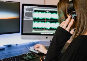 Conheça os diferentes tipos de transcrição de áudio